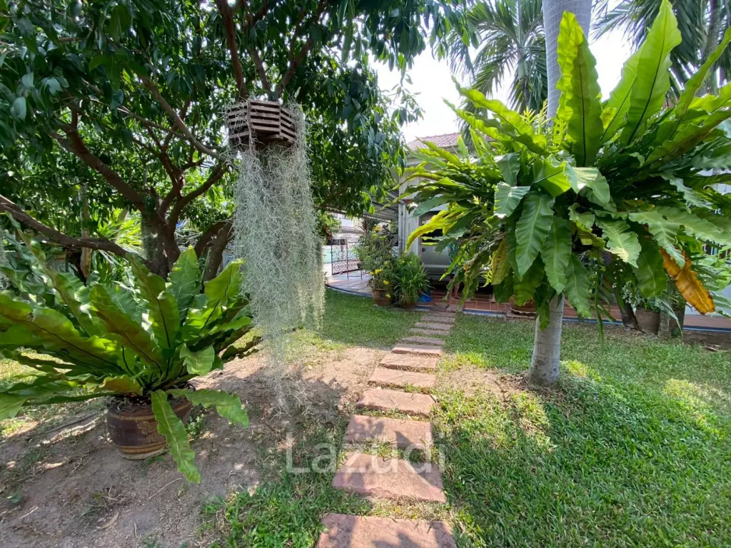 4 Beds 4 Baths 400 SQ.M. House in Baan Amphur