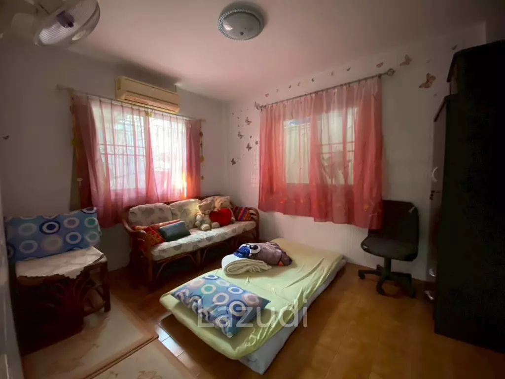 4 Beds 4 Baths 400 SQ.M. House in Baan Amphur