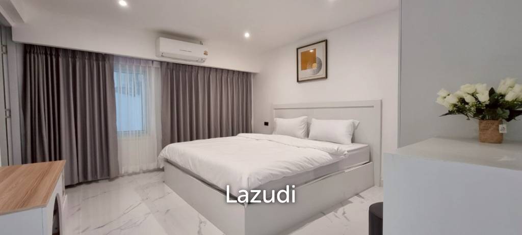 8 Bedrooms 9 Bathrooms 245 SQ.M. Suksabai Villa