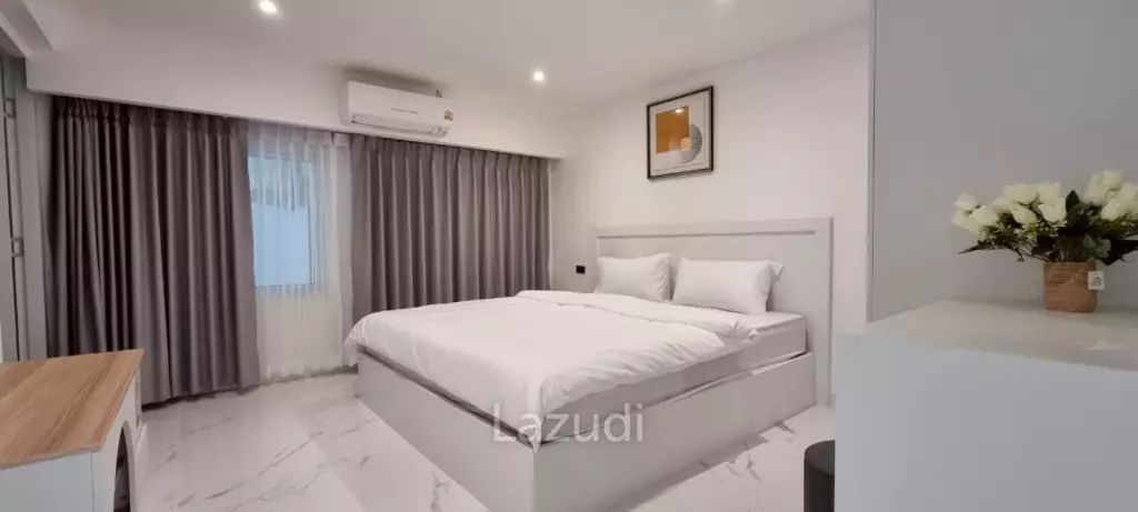 8 Bedrooms 9 Bathrooms 245 SQ.M. Suksabai Villa
