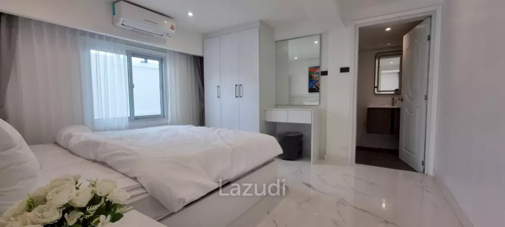 8 Bedrooms 9 Bathrooms 245 SQ.M. Suksabai Villa