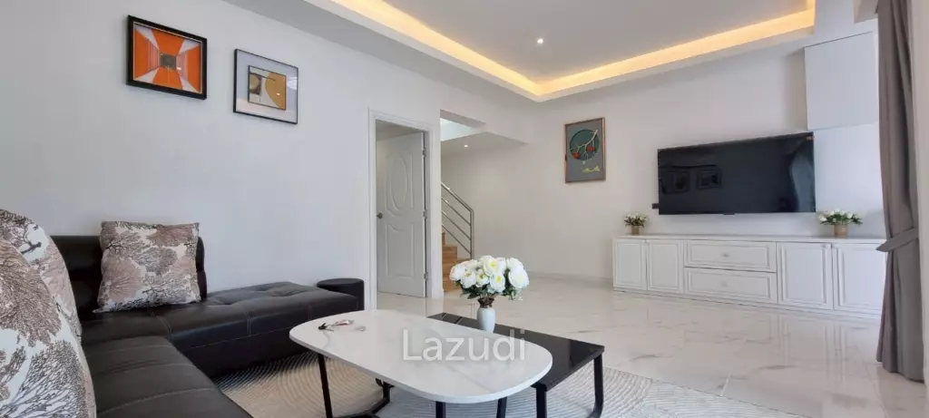 8 Bedrooms 9 Bathrooms 245 SQ.M. Suksabai Villa