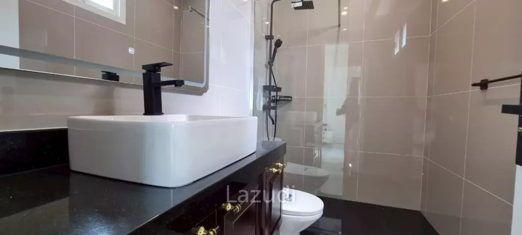 4 Bedrooms 5 Bathrooms 250 SQ.M. Suksabai Villa