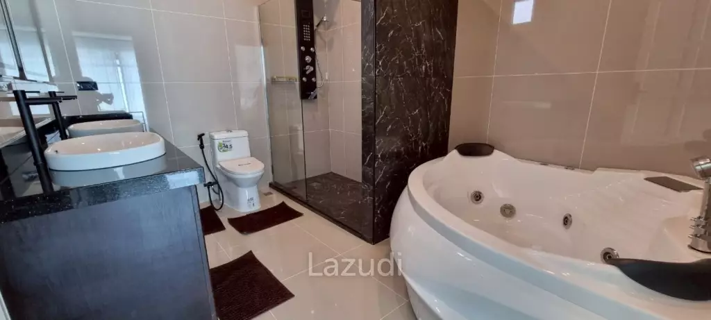 4 Bedrooms 5 Bathrooms 250 SQ.M. Suksabai Villa