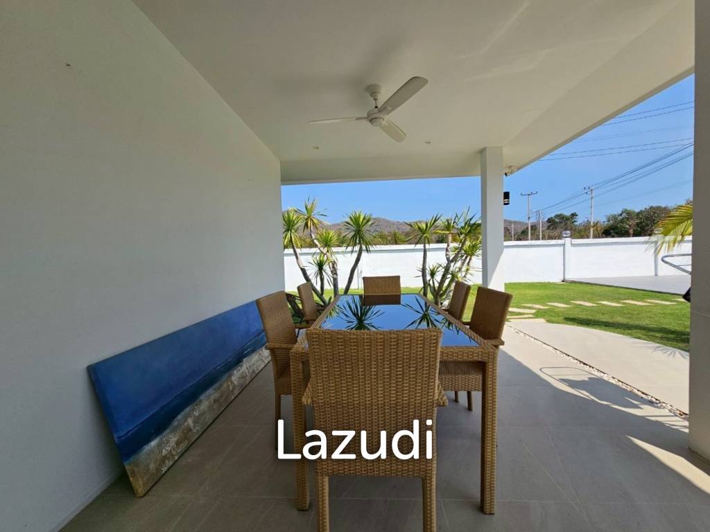 Modern Pool Villa in Hua Hin. 3 Bed, 2 bath.