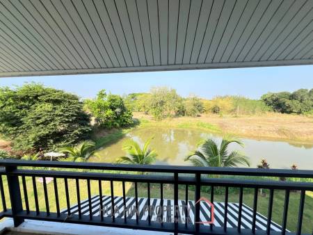 Amity Lakes: Lakeside 3 Bed 3 Bath Pool Villa