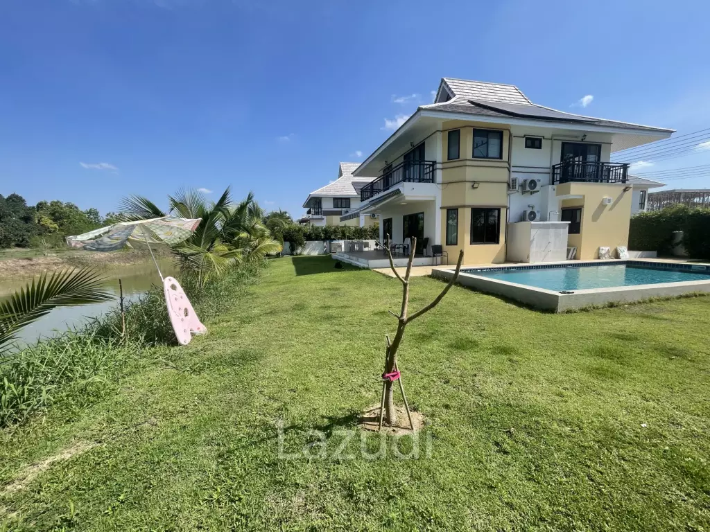 Amity Lakes: Lakeside 3 Bed 3 Bath Pool Villa