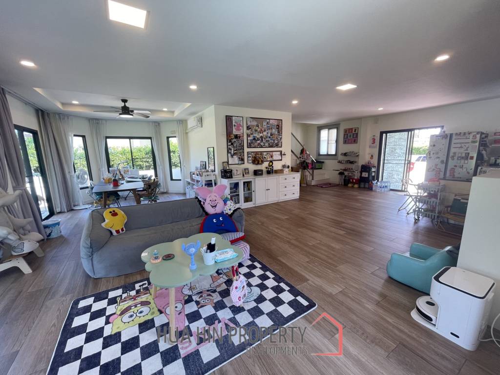 Amity Lakes: Lakeside 3 Bed 3 Bath Pool Villa