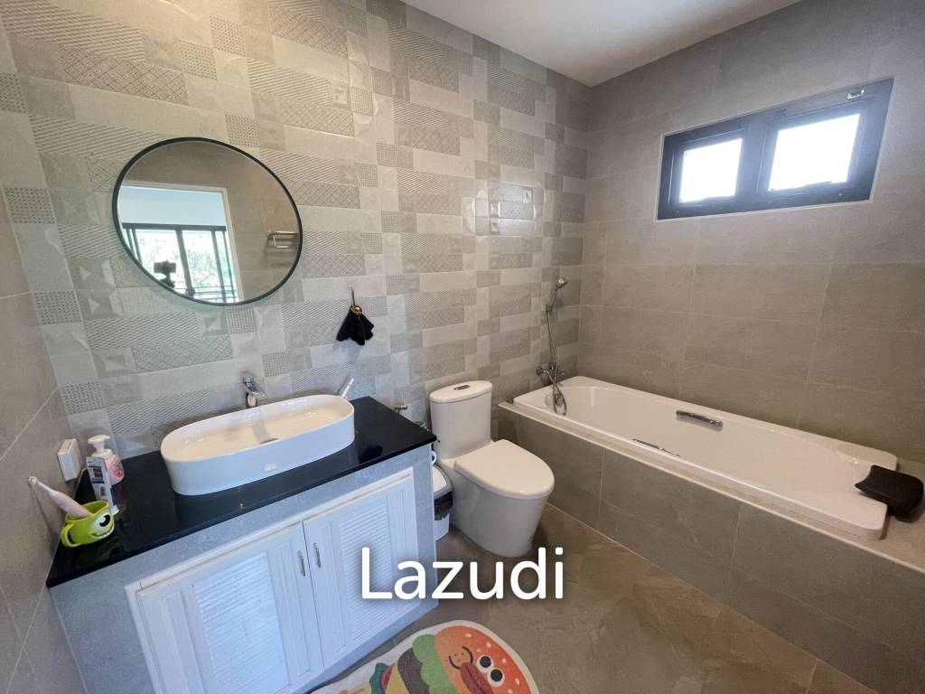 Amity Lakes: Lakeside 3 Bed 3 Bath Pool Villa