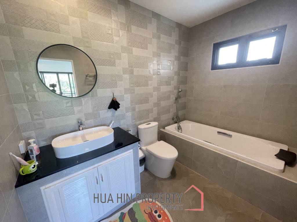 Amity Lakes: Lakeside 3 Bed 3 Bath Pool Villa
