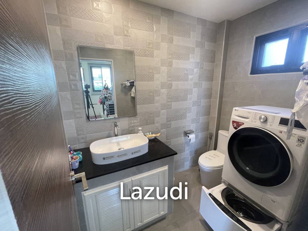 Amity Lakes: Lakeside 3 Bed 3 Bath Pool Villa