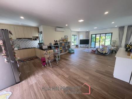 Amity Lakes: Lakeside 3 Bed 3 Bath Pool Villa