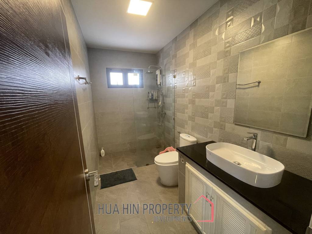Amity Lakes: Lakeside 3 Bed 3 Bath Pool Villa