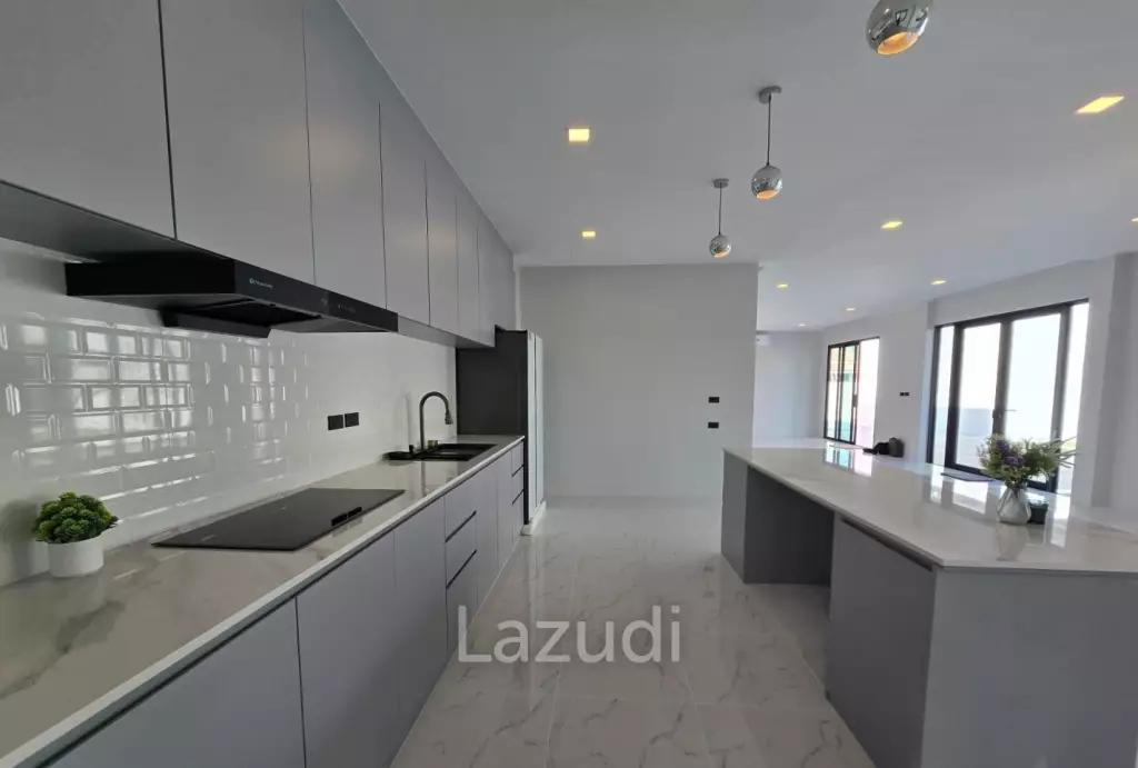 Brand New 4 Bedroom Pool Villa In Rawai