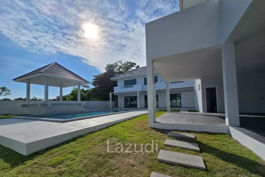Brand New 4 Bedroom Pool Villa In Rawai