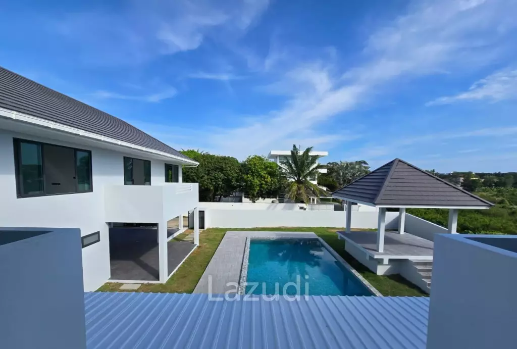 Brand New 4 Bedroom Pool Villa In Rawai