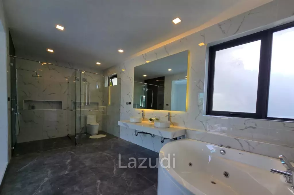 Brand New 4 Bedroom Pool Villa In Rawai