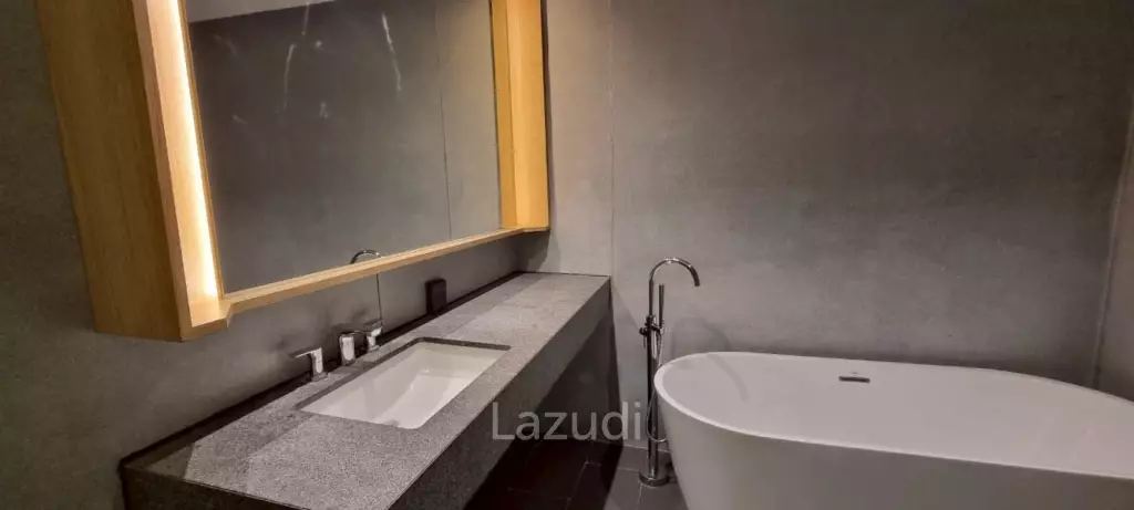 2 Beds 3 Baths 245 SQ.M. Cross Pattaya Oceanphere