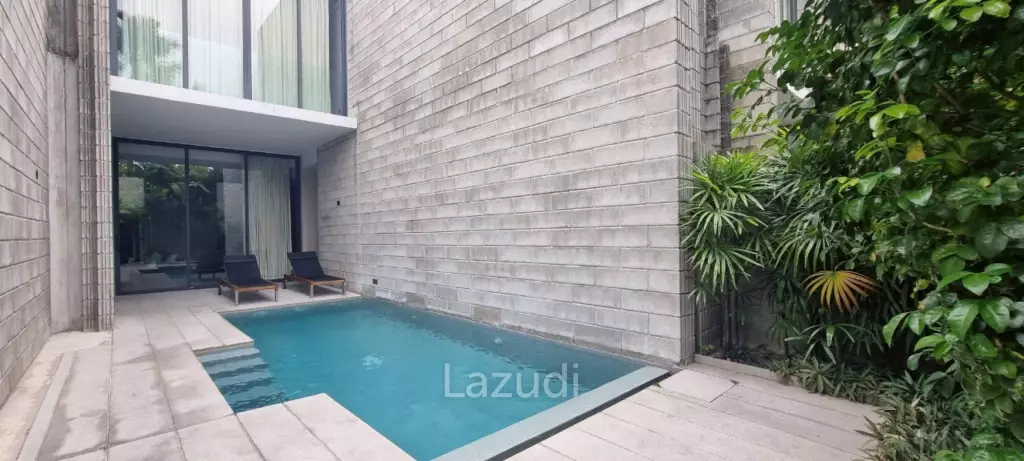 2 Beds 3 Baths 245 SQ.M. Cross Pattaya Oceanphere