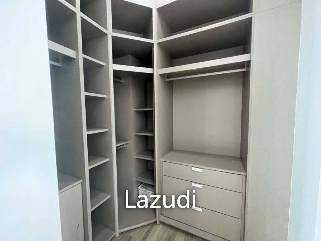 380 ตร.ม 3 เตียง 3 อาบน้ำ วิลล่า For ขาย