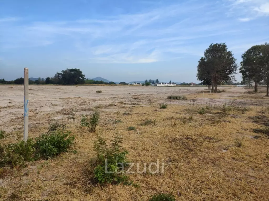 261 SqWa Corner Home Building Plot Located Near Black Mountain Golf - For Sale