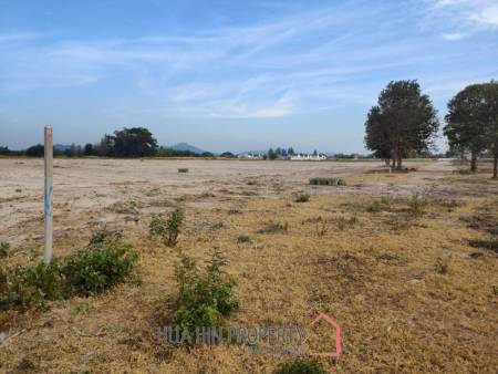 261 SqWa Corner Home Building Plot Located Near Black Mountain Golf - For Sale