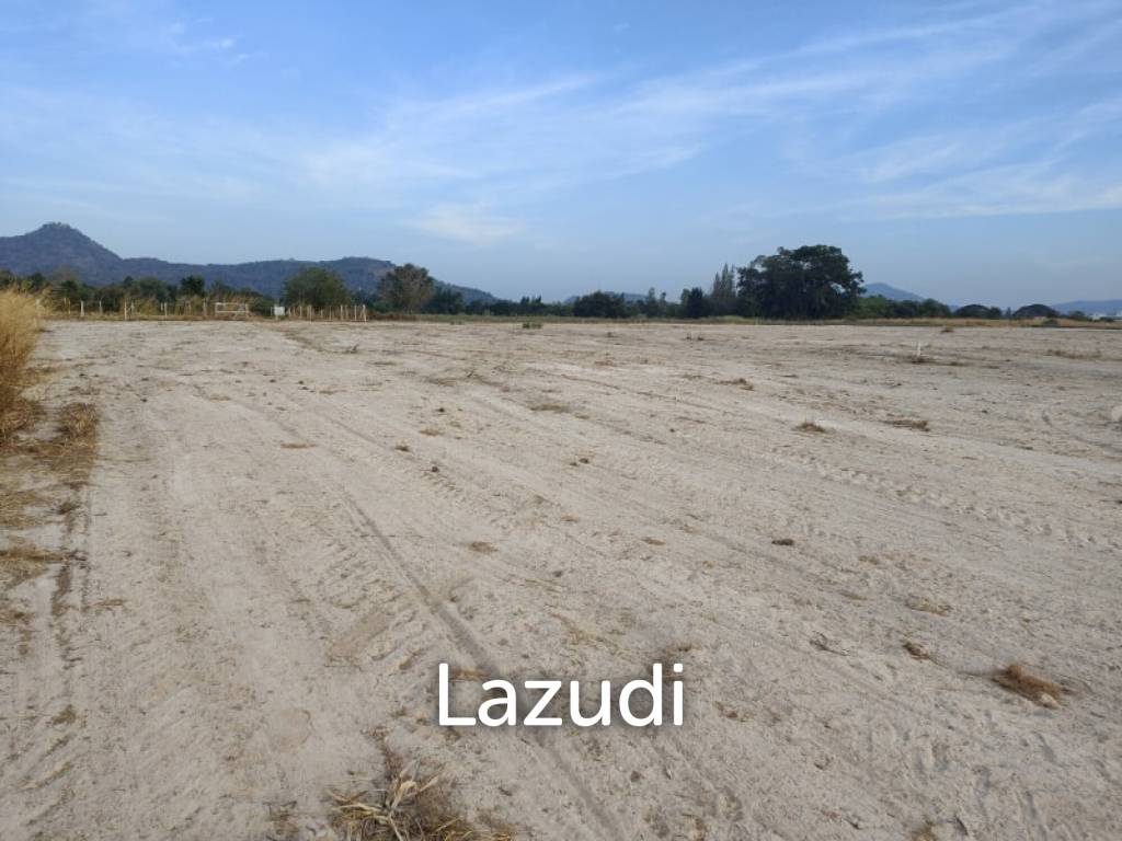 261 SqWa Corner Home Building Plot Located Near Black Mountain Golf - For Sale