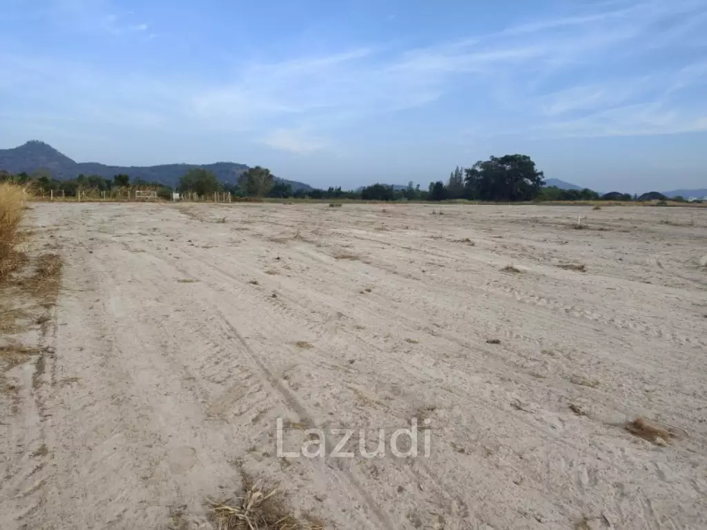 261 SqWa Corner Home Building Plot Located Near Black Mountain Golf - For Sale