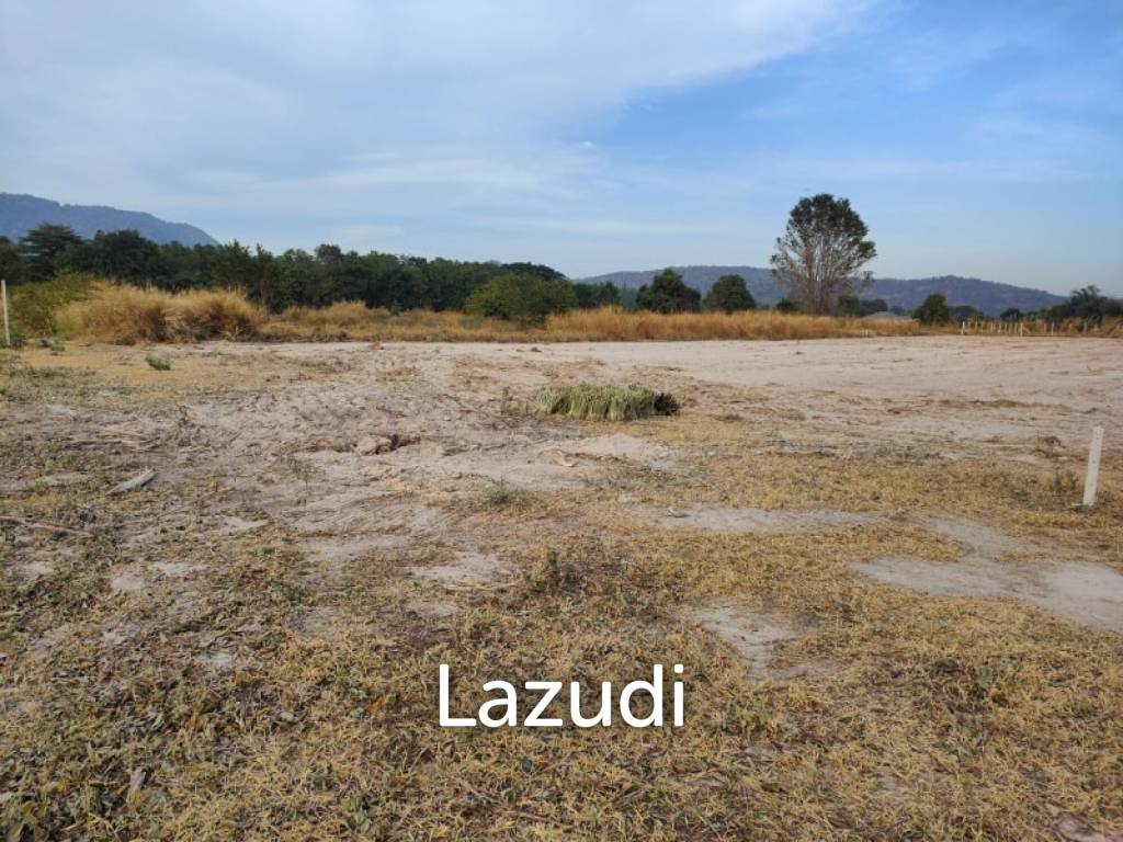 261 SqWa Corner Home Building Plot Located Near Black Mountain Golf - For Sale