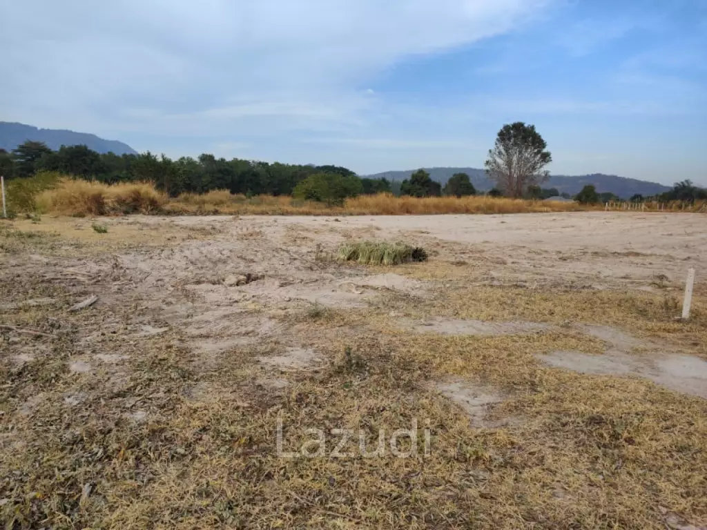 261 SqWa Corner Home Building Plot Located Near Black Mountain Golf - For Sale