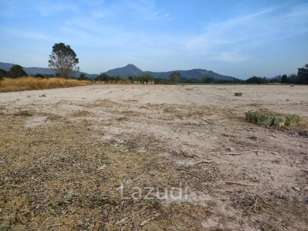 261 SqWa Corner Home Building Plot Located Near Black Mountain Golf - For Sale