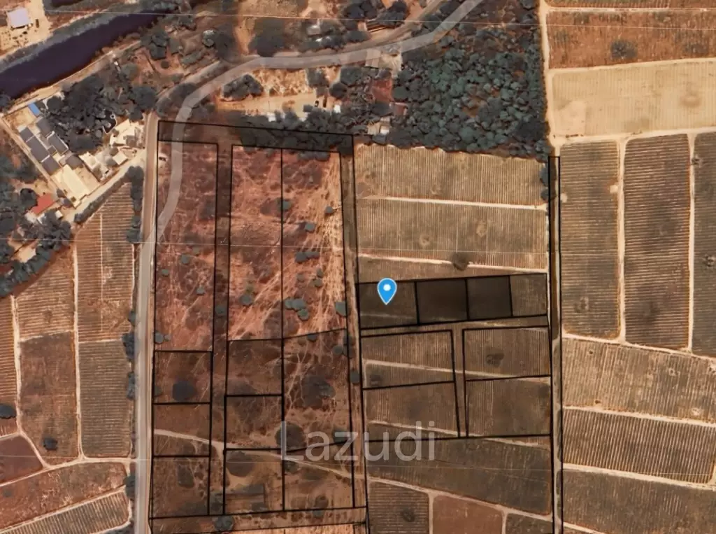 261 SqWa Corner Home Building Plot Located Near Black Mountain Golf - For Sale