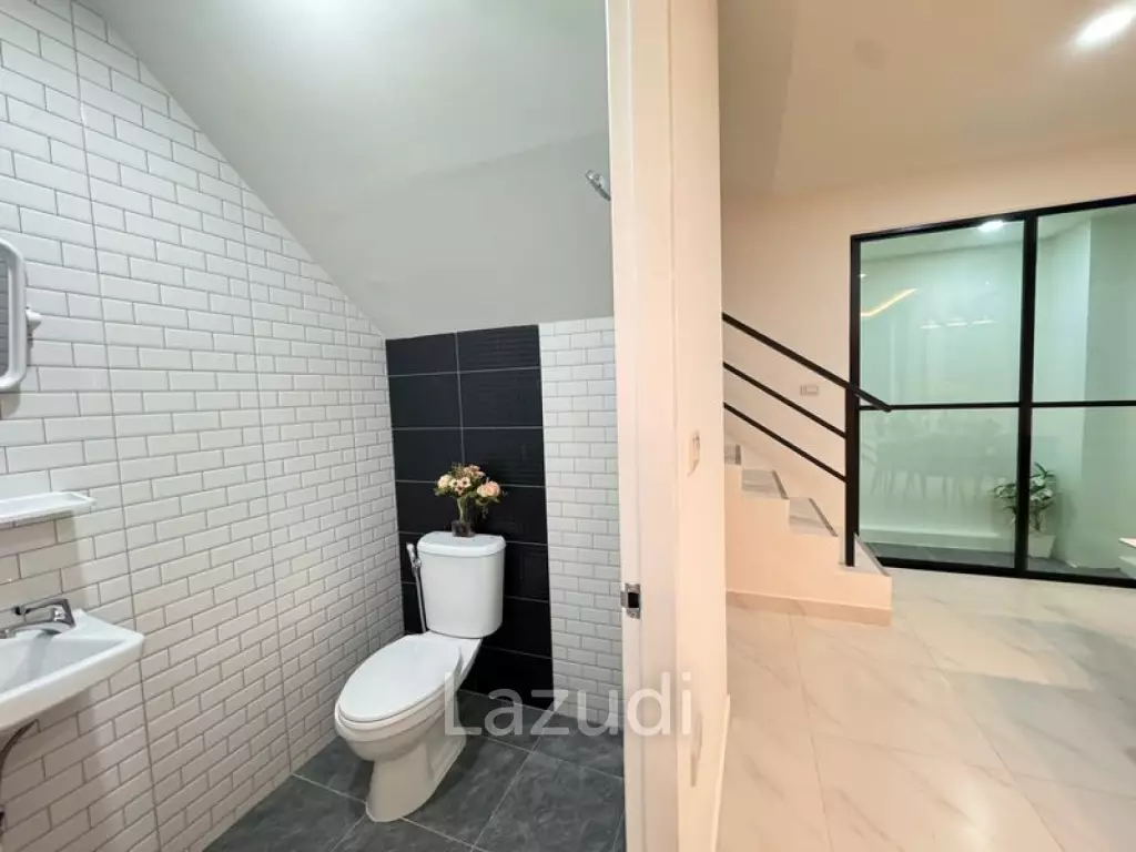 2 Bed 3 Bath 92 SQ.M Grand Town Home 2