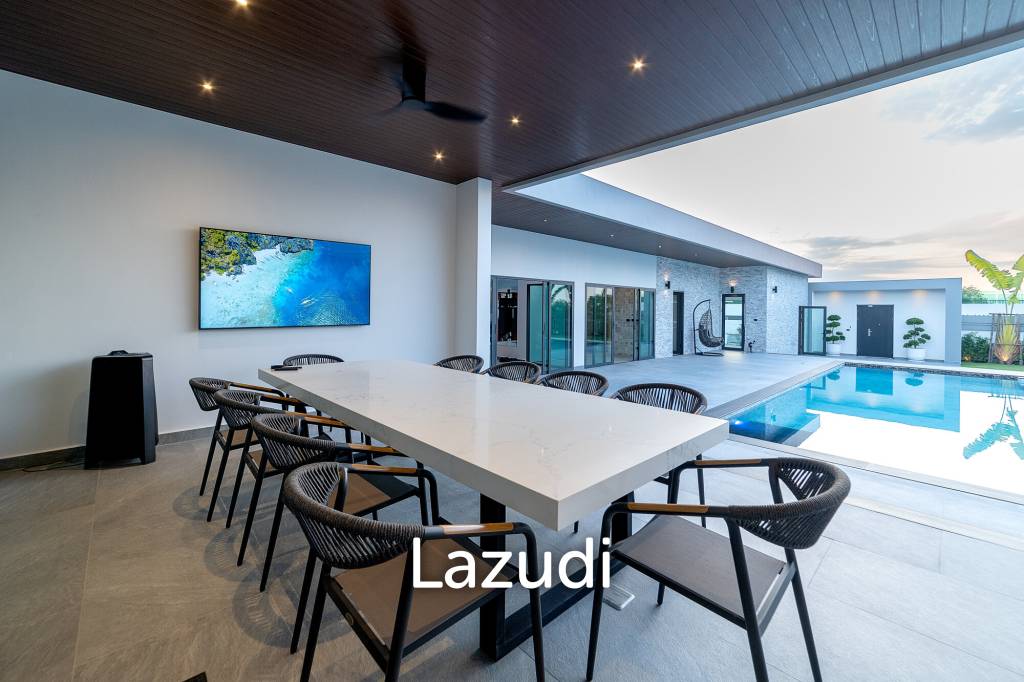 6 Beds 8 Baths 866 SQ.M. Siam Royal View Pattaya