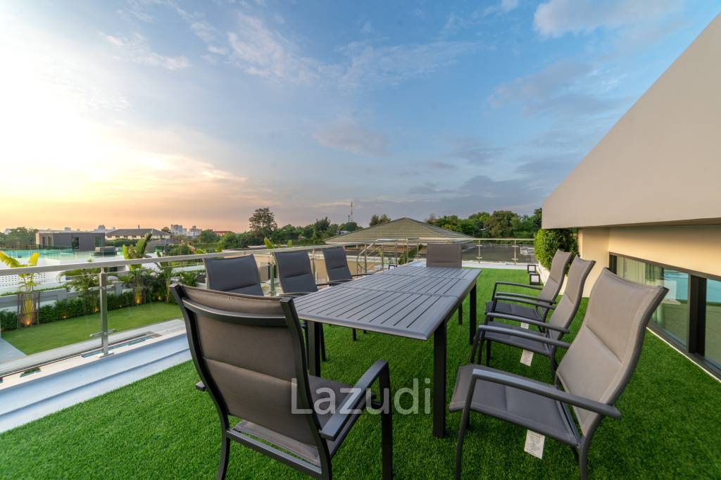 6 Beds 8 Baths 866 SQ.M. Siam Royal View Pattaya