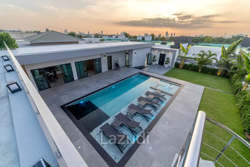 6 Beds 8 Baths 866 SQ.M. Siam Royal View Pattaya
