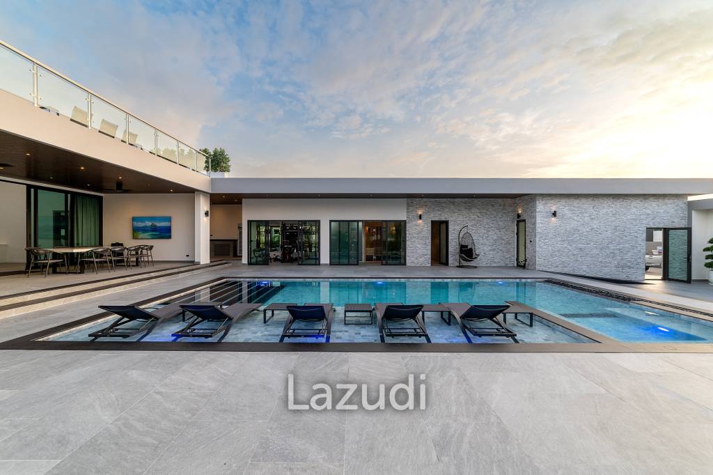 6 Beds 8 Baths 866 SQ.M. Siam Royal View Pattaya