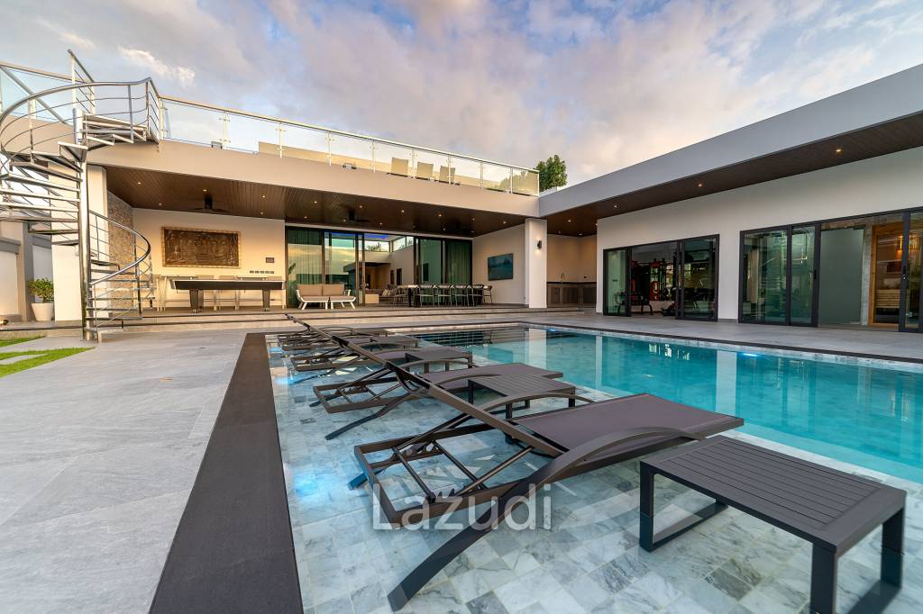 6 Beds 8 Baths 866 SQ.M. Siam Royal View Pattaya
