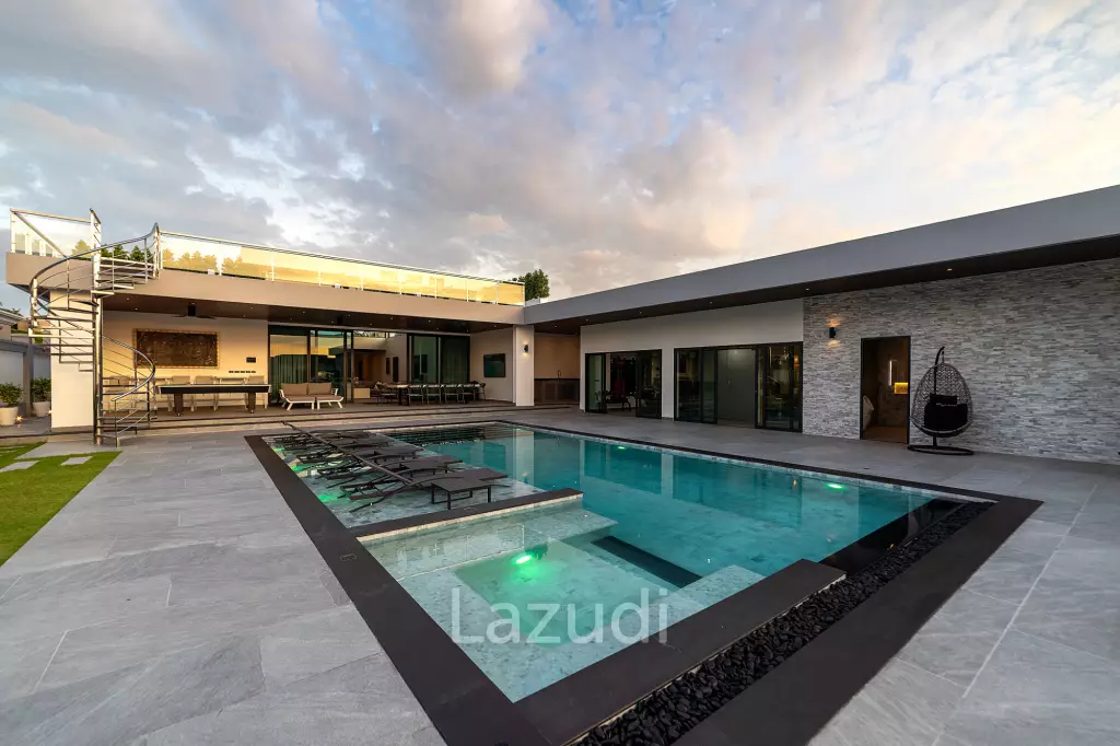 6 Beds 8 Baths 866 SQ.M. Siam Royal View Pattaya