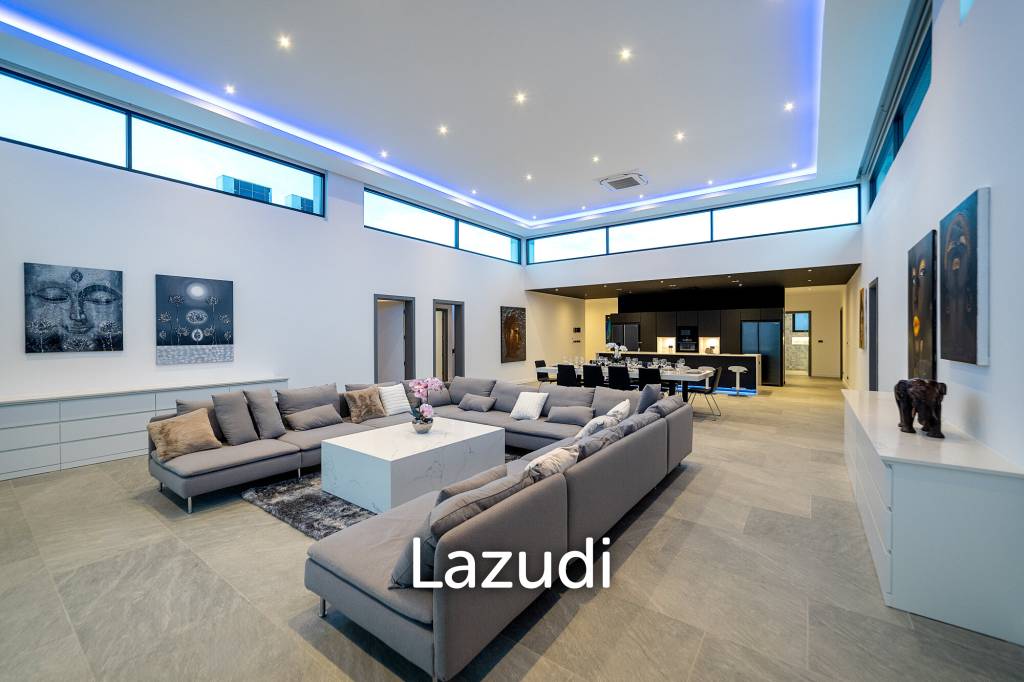 6 Beds 8 Baths 866 SQ.M. Siam Royal View Pattaya
