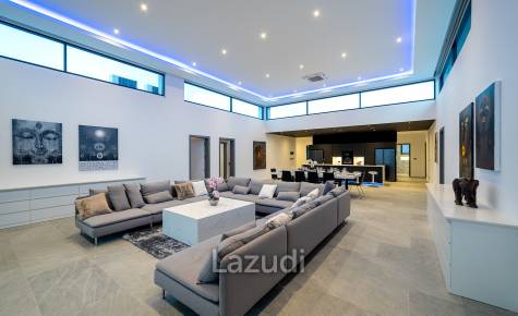 6 Beds 8 Baths 866 SQ.M. Siam Royal View Pattaya