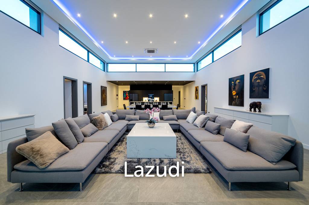 6 Beds 8 Baths 866 SQ.M. Siam Royal View Pattaya