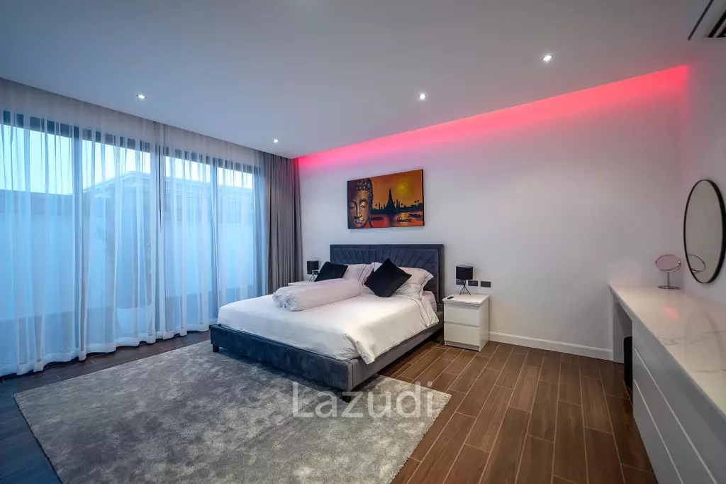 6 Beds 8 Baths 866 SQ.M. Siam Royal View Pattaya