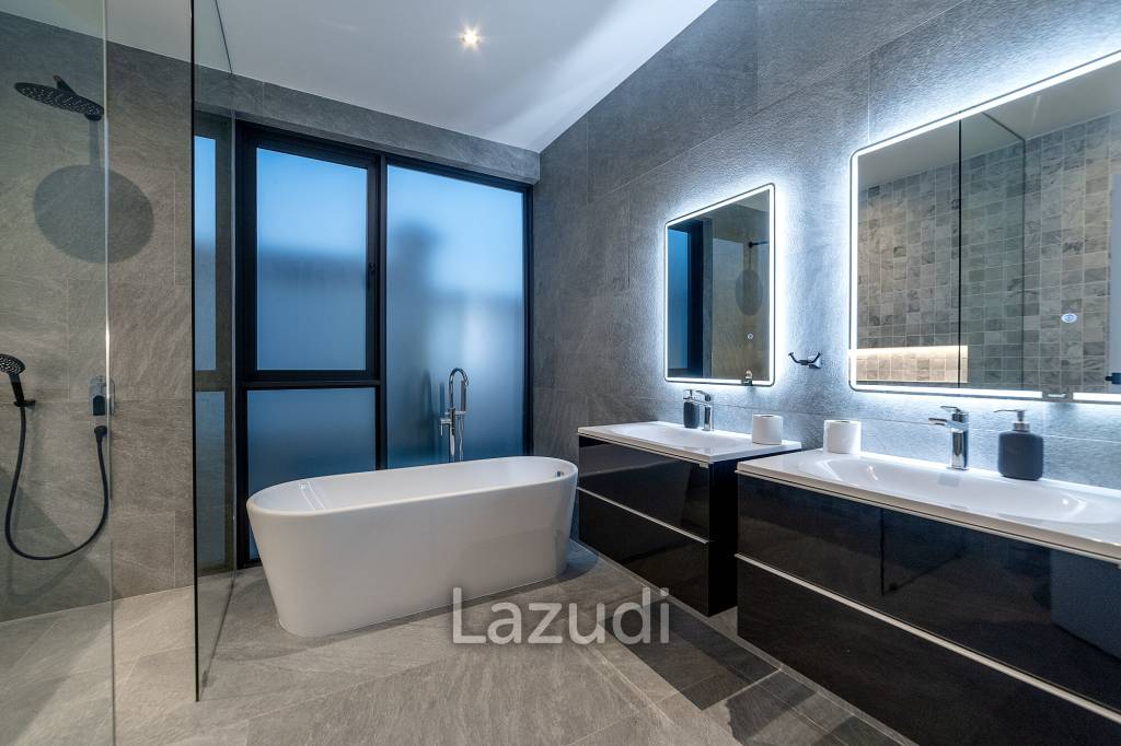 6 Beds 8 Baths 866 SQ.M. Siam Royal View Pattaya