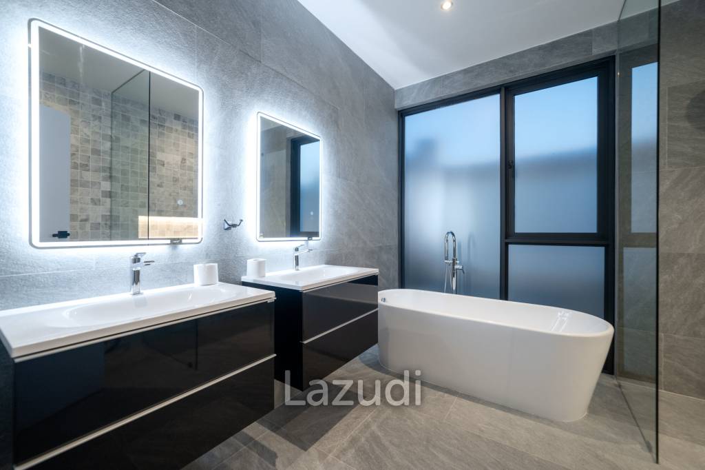 6 Beds 8 Baths 866 SQ.M. Siam Royal View Pattaya