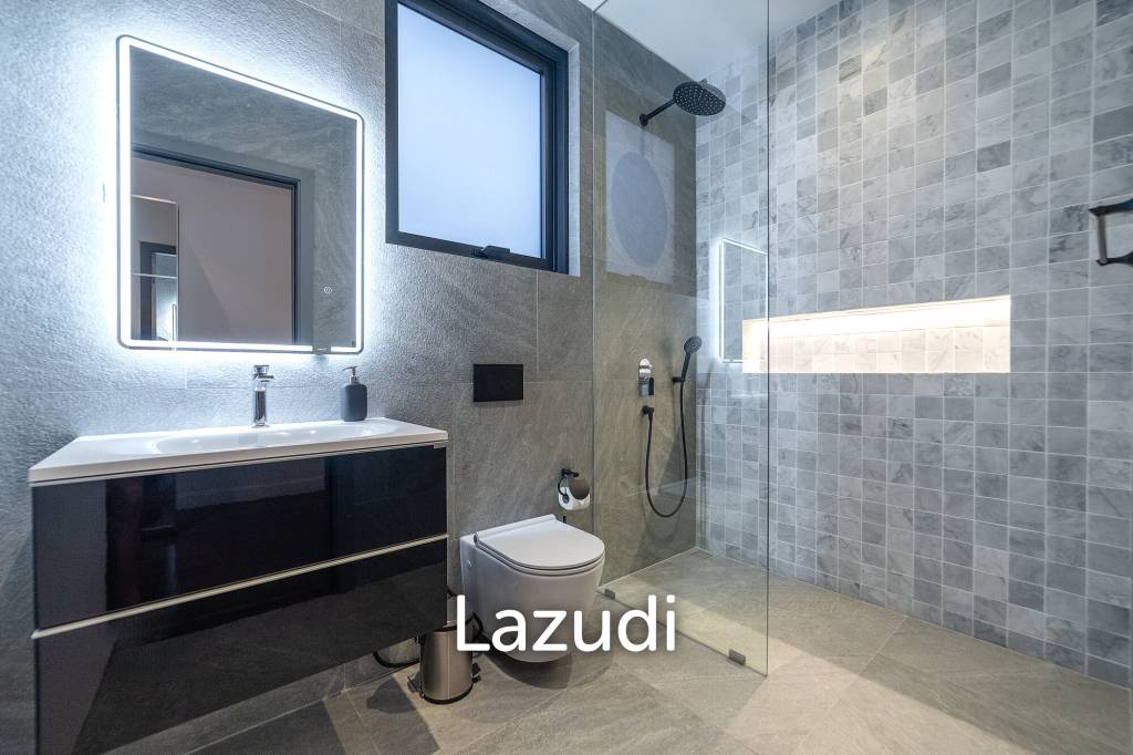 6 Beds 8 Baths 866 SQ.M. Siam Royal View Pattaya
