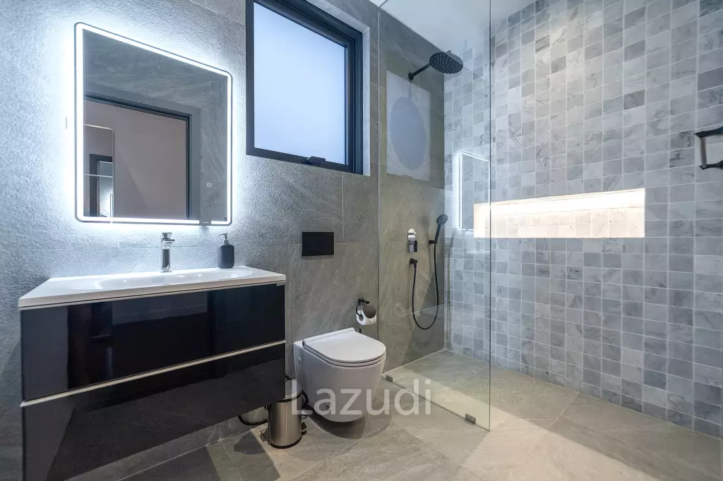 6 Beds 8 Baths 866 SQ.M. Siam Royal View Pattaya