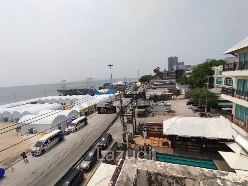 3 Story Building in Jomtien Beach