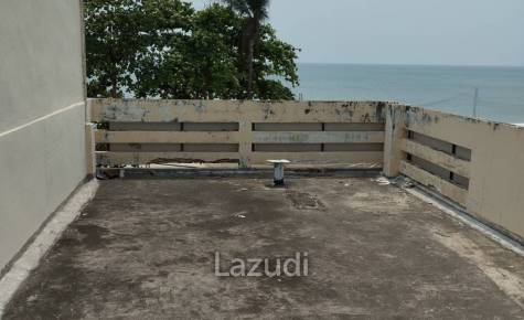 3 Story Building in Jomtien Beach