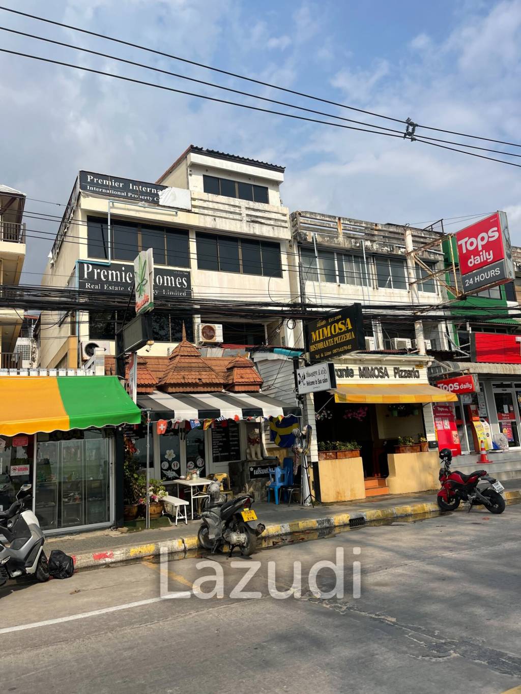 3 Story Building in Jomtien Beach